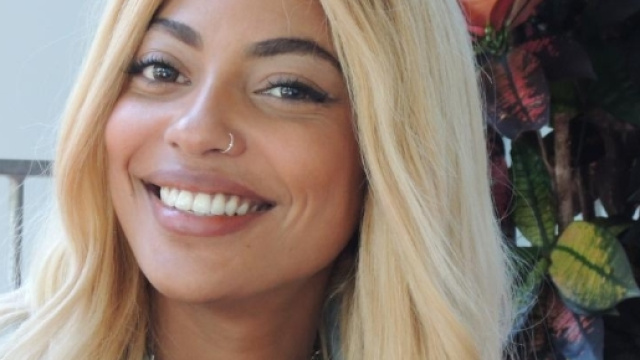 Paroles des chansons de Tenny - Toutes ses musiques ( lyrics ... - paroles-et-traduction.com