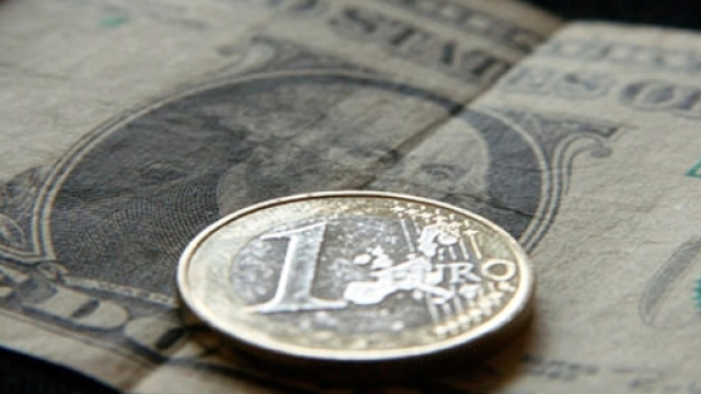Euro-Dollaro: nel 2017 ci sar&agrave; la parit&agrave; del cambio? - forexinfo.it