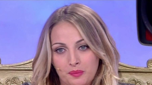 Uomini e Donne, scontro fisico tra Tina e Rossella