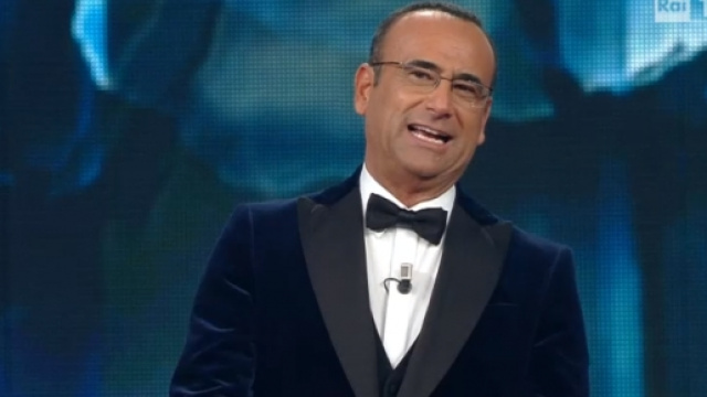Carlo Conti durante la prima serata del festival