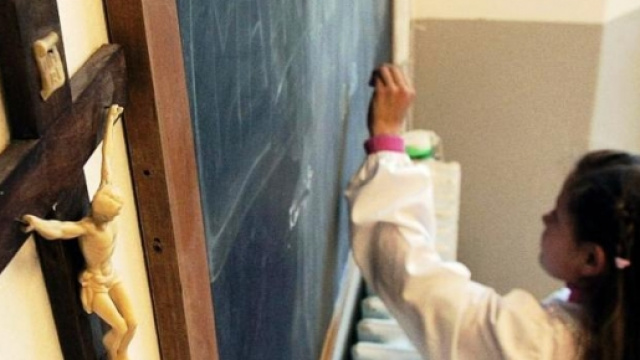 I giudici del Tar cancellano la Pasqua a scuola.