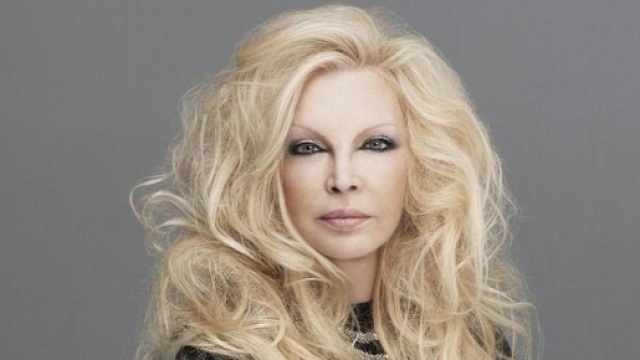 Patty Pravo in uno dei suoi numerosi look