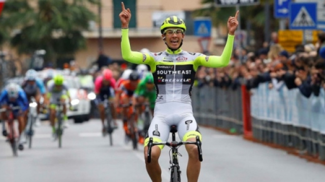 L'arrivo vittorioso di Andrea Fedi