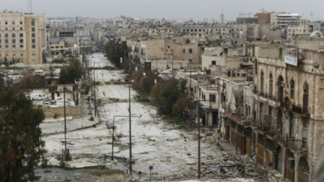 La citt&agrave; di Aleppo devastata dai bombardamenti