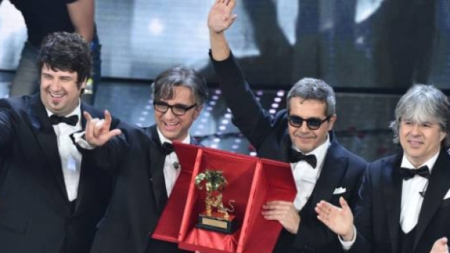 Gli Stadio dopo la proclamazione del vincitore.