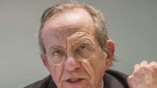 Il ministro dell'Economia Padoan