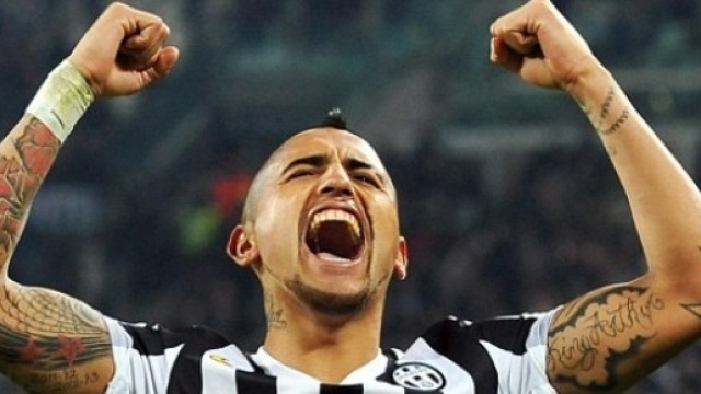 Vidal con la maglia bianconera