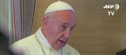 Papel&oacute;n mundial de Macri: el Papa defiende a Sala