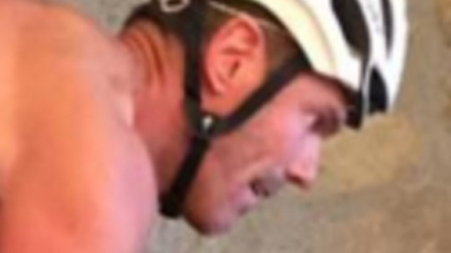 Mario Cipollini, senza vestiti ma con il casco