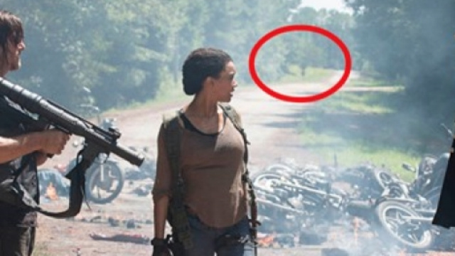 L'auto sullo sfondo &egrave; quella di Negan?