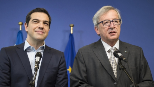 Tsipras e Juncker in una conferenza stampa
