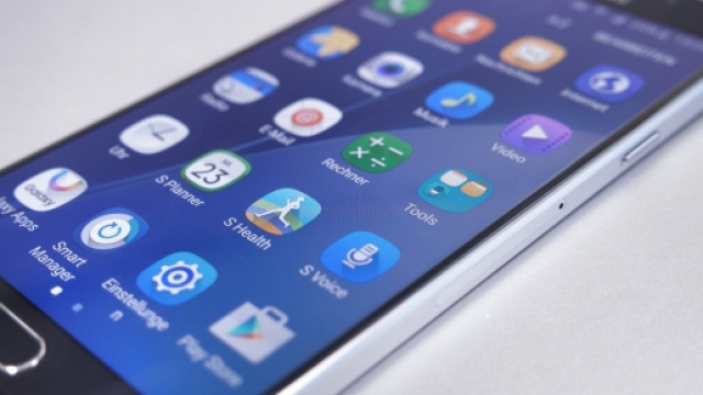 Confronto tra Galaxy A3 e Galaxy A3 2016