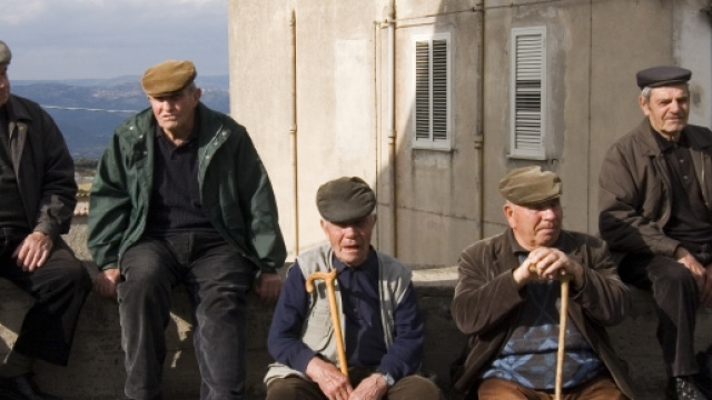 La popolazione italiana invecchia anno dopo anno