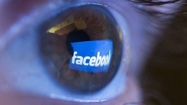 Stare su Facebook crea dipendenza come la cocaina