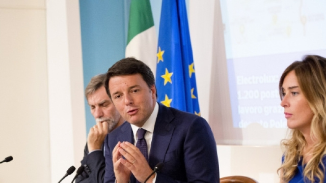 In foto Boschi, Renzi e Delrio