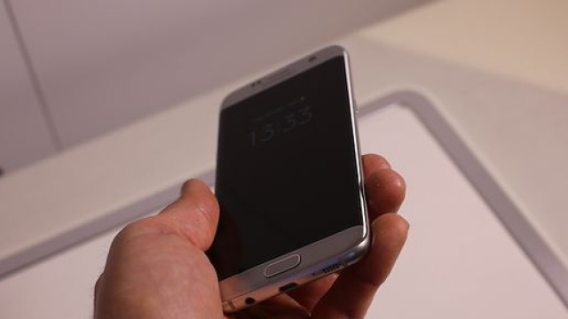 Il nuovo Samsung Galaxy S7 presentato al MWC 2016