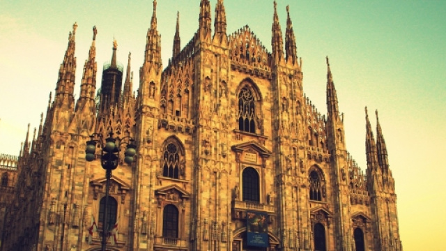 Milano: Belen vende casa coniugale