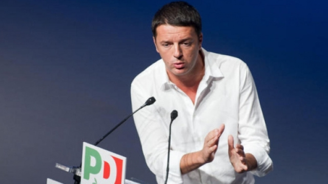 Matteo Renzi, presenta le 24 slide.