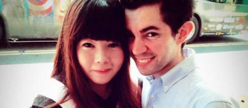 Leonel Orsi con su esposa taiwanesa