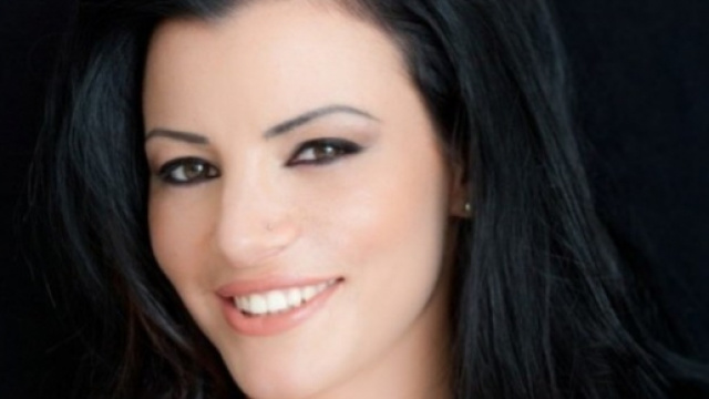 Amandha Fox felice e sorridente