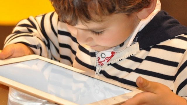 Tablet e smartphone, la tecnologia ci fa stupidi