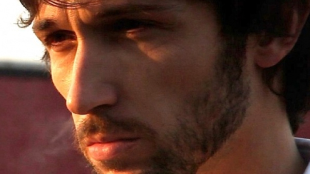 Riccardo Leonelli interpreta Ettore Marcucci.