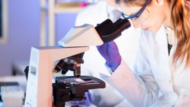 Contagiato da un virus HIV creato in laboratorio