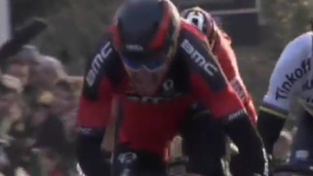 Lo sprint di Van Avermaet su Sagan