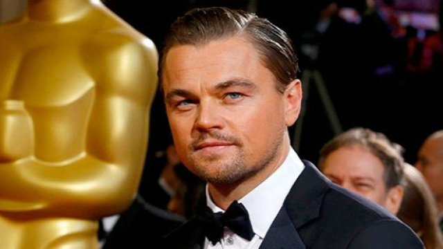 Leonardo DiCaprio vince il suo primo Oscar.