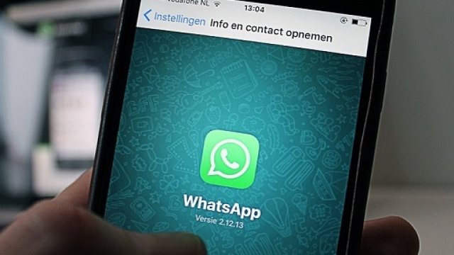 WhatsApp choc, da fine 2016 stop al supporto