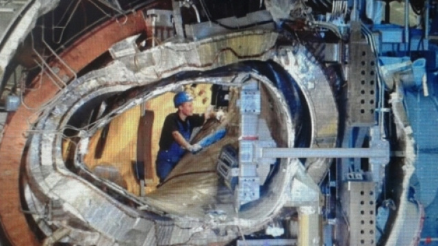 Fase di costruzione del Reattore nucleare W 7 - X