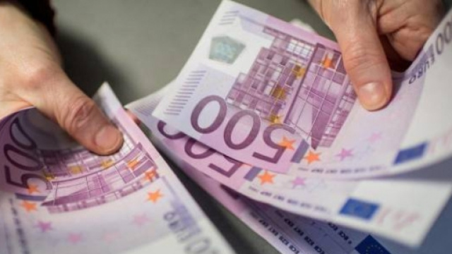 Questa sconosciuta cartamoneta viola.