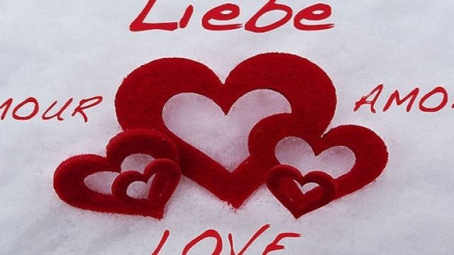 Frasi di San Valentino 2016: immagini per WhatsApp