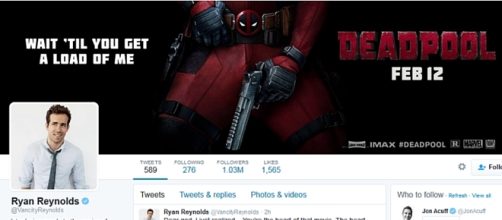 Ryan Reynolds Talks with Fans on Twitter