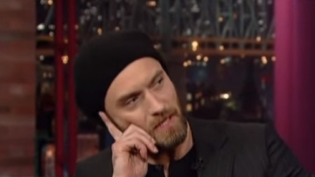 C'&egrave; posta per te 6 febbraio, Jude Law ospite