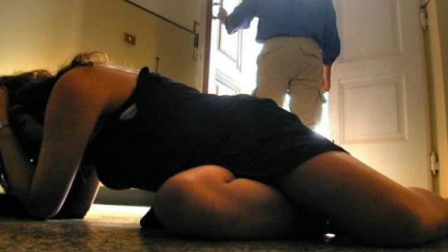 Immagine di abusi su una ragazza