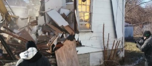 La Casa del Infierno durante su derribo