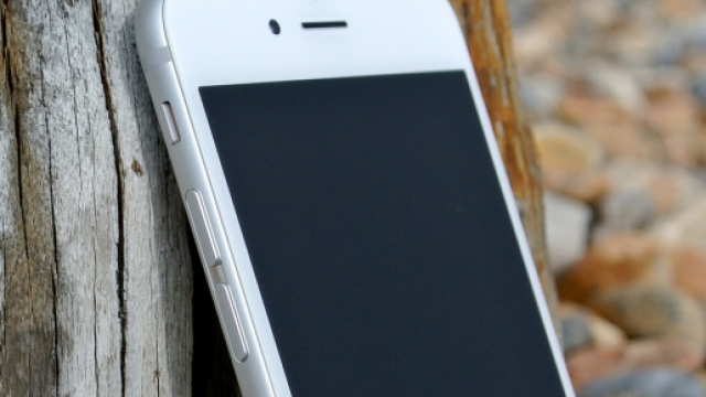 Apple iPhone 6S e Plus: i prezzi pi&ugrave; bassi online