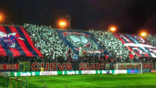 La Curva Sud "Giorgio Manzulli" di Crotone