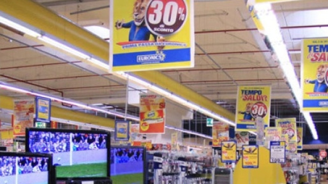 Unieuro Vs Euronics cellulari febbrario 2016