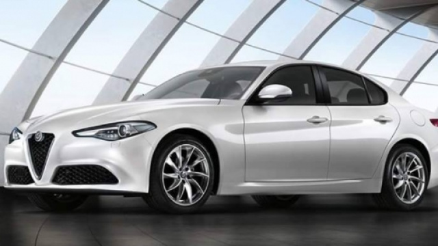 Alfa Romeo Giulia 'base': le immagini ufficiali