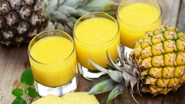 Centrifugati all'ananas drenanti e depurativi