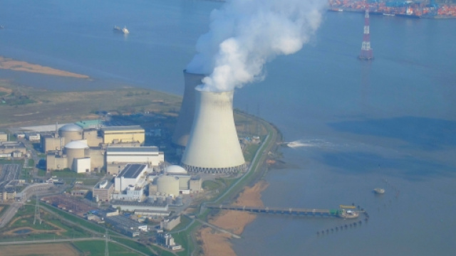 Centrale nucleare evacuata al confine con la Germania