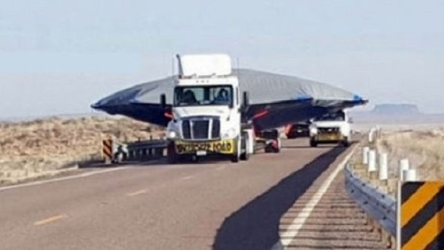 Camion trasporta disco volante?