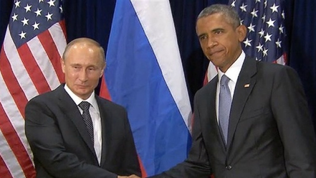 Obama e Putin si stringono velocemente la mano