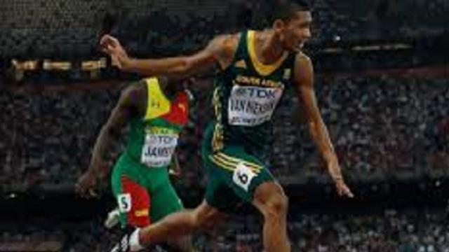 Wayde van Niekerk entra nella storia dell'Atletica