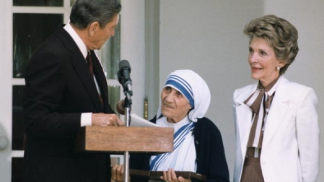 Madre Teresa di Calcutta biografia e frasi