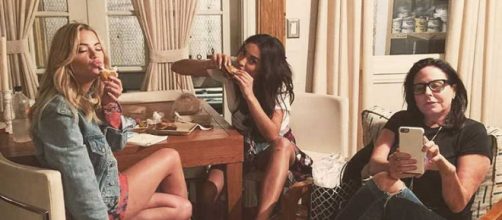 Marlene King, Shay and Ashley on PLL