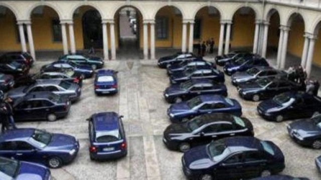 Auto blu, sar&agrave; reato il tragitto casa-ufficio