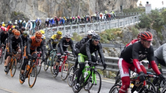 La Milano Sanremo un anno fa - Foto Ansa/Peri